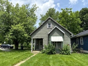 Building Photo - 2300 E Memorial Dr