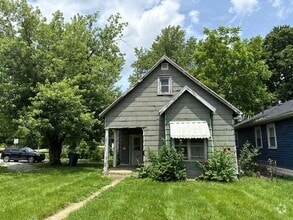 Building Photo - 2300 E Memorial Dr