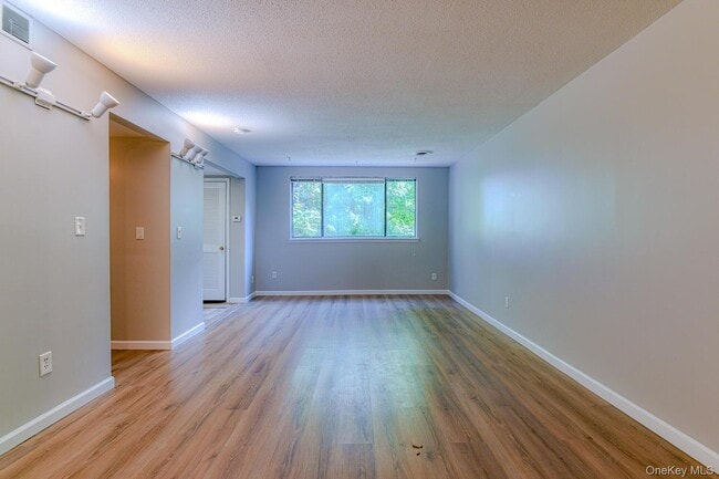 Foto del edificio - 104 Baldwin Ln