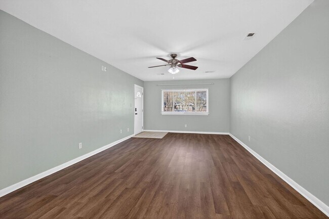 Foto del edificio - 4713 Clintwood Dr