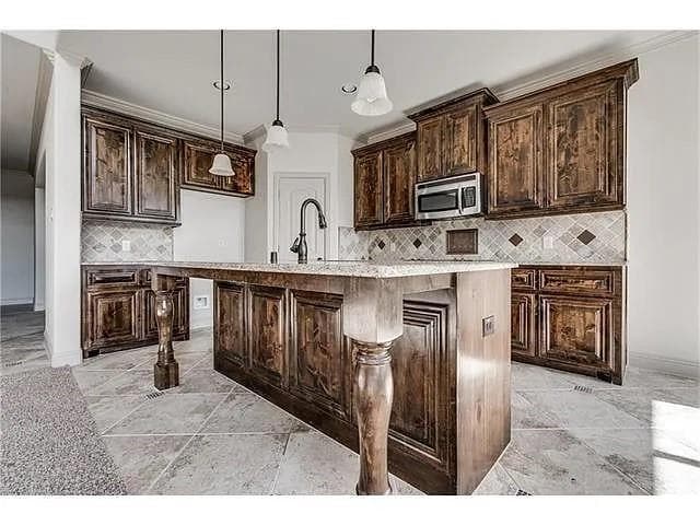 Building Photo - 908 Lake Meadow Ln