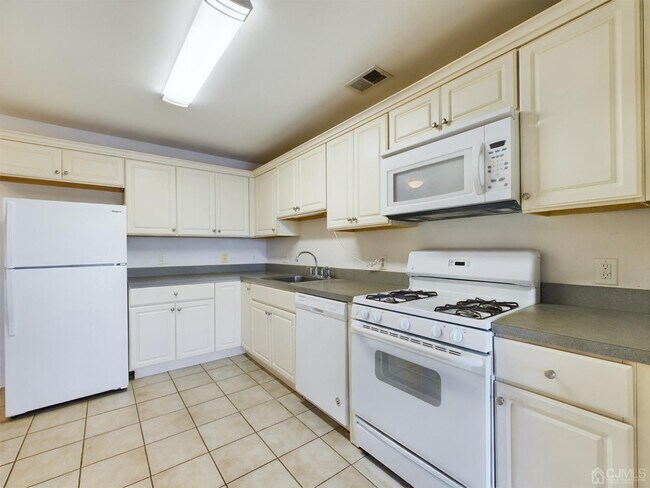 Building Photo - 77 Liddle Ave