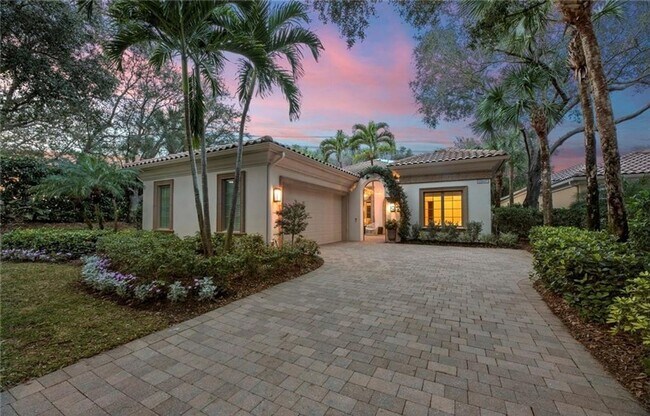 Foto del edificio - ***EXCLUSIVE- LUXURY ANNUAL RENTAL***MEDITERRA***PROFESSIONALLY DECORATED***
