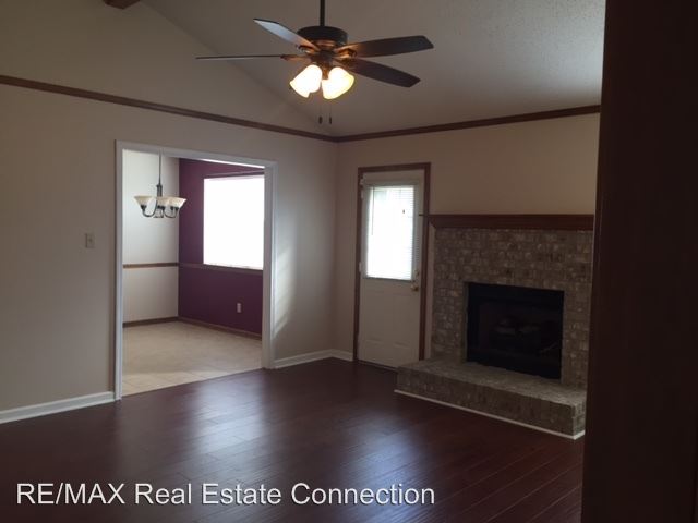 Building Photo - 15 Cottonwood Dr