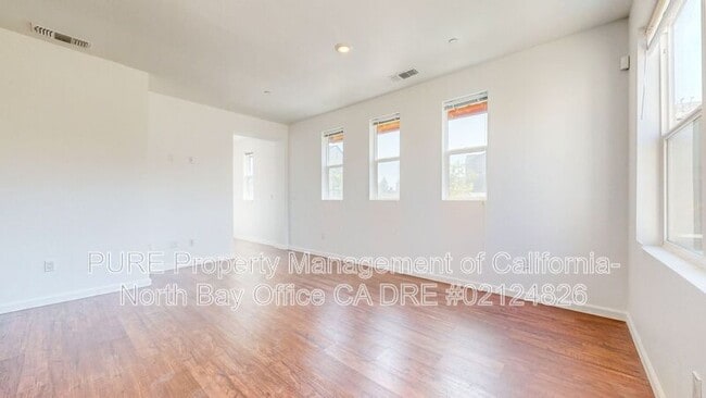 Building Photo - 43 Myrsine Wy
