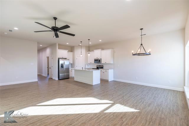 Foto del edificio - 8166 Sawdust Trl