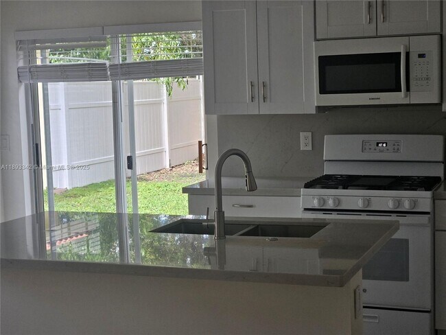 Building Photo - 32 Gables Blvd