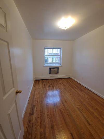 Foto del edificio - 44-47 64th St