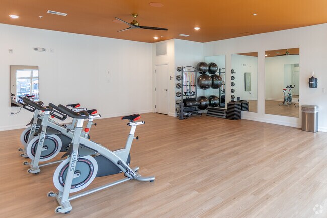 Gimnasio - Skytop Apartments