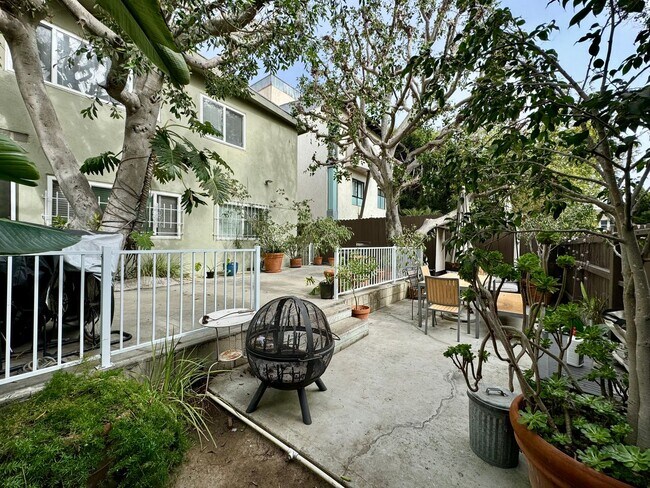 Foto del edificio - Steps from the famous Venice Boardwalk