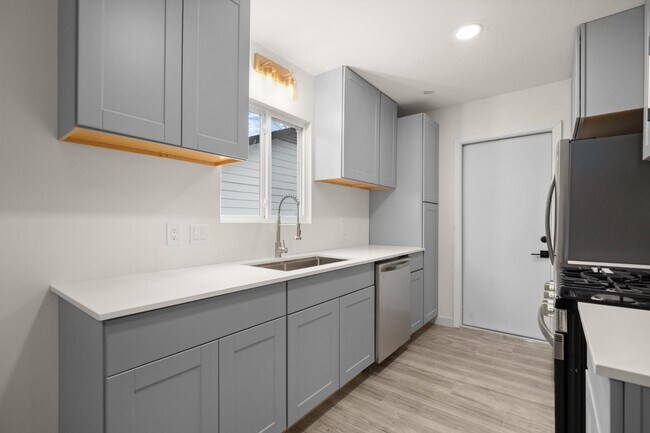 Foto del edificio - 2100 Deadwood Dr