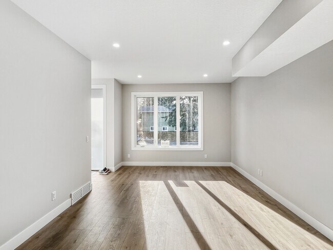 Photo du bâtiment - 2618-2628 28 Ave SW