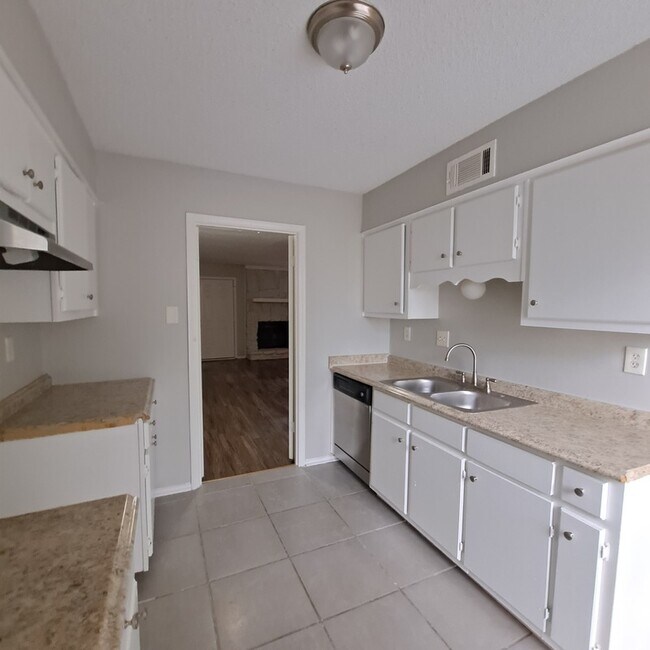 Building Photo - 3061 Mcvay Trail Dr