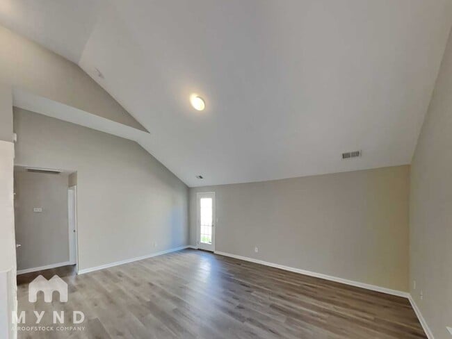 Building Photo - 2016 Culloden Dr