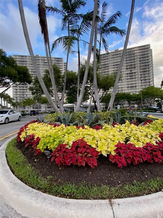 Foto del edificio - 3701 N Country Club Dr