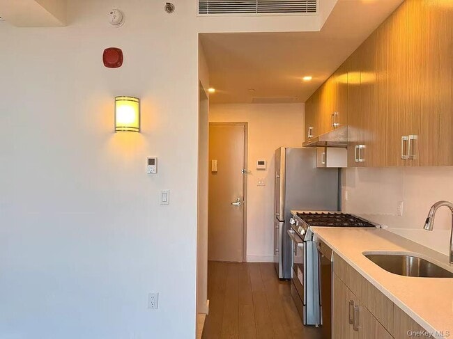 Foto del edificio - 88-08 Justice Ave