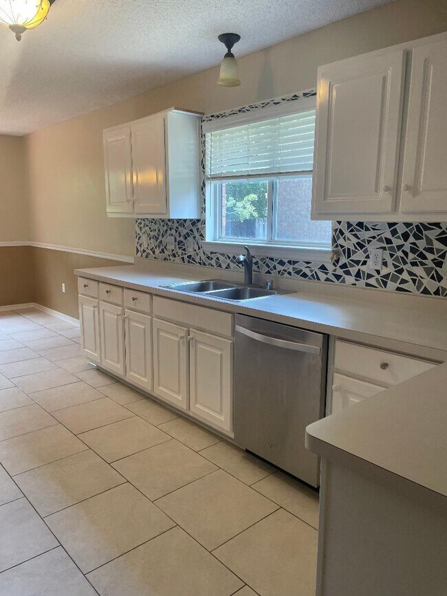 Foto del edificio - 4717 Whitewater Ln