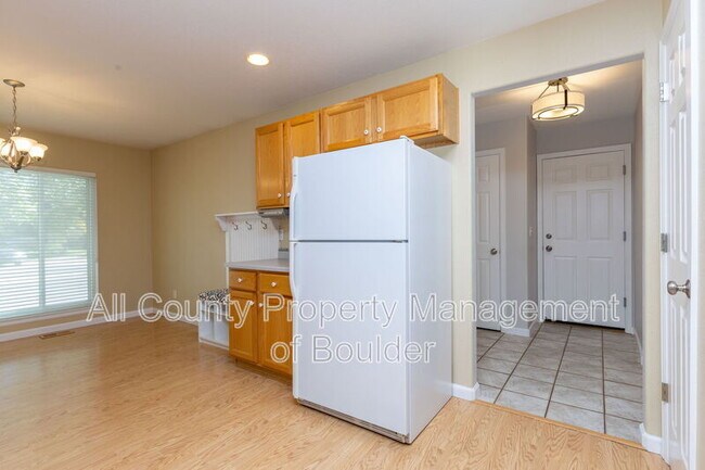 Foto del edificio - 3514 Larkspur Dr