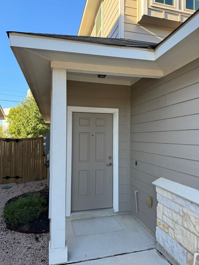 Foto del edificio - Fabulous Townhome Located minutes to Gruene and Downtown New Braunfels!