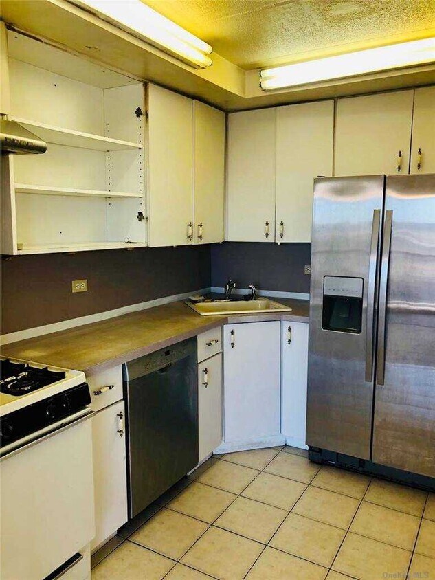 Foto principal - 92-29 Queens Blvd