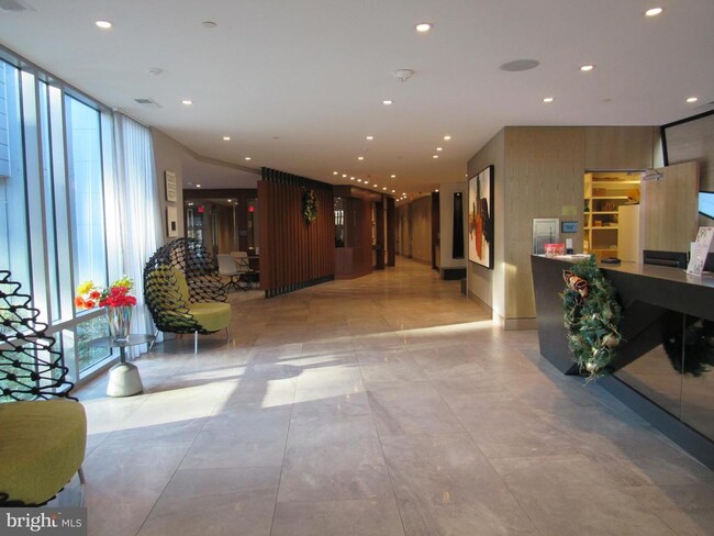Building Photo - 145 Riverhaven Dr