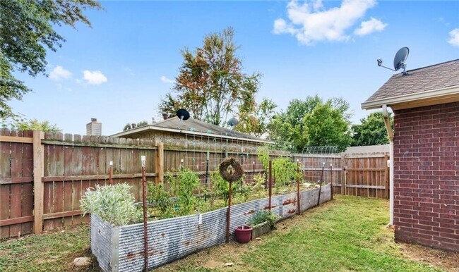 Building Photo - Amazing 3 bedroom 2 bathroom for rent!