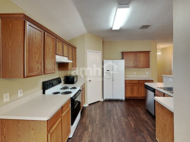 Foto del edificio - 1420 Mosscreek Dr
