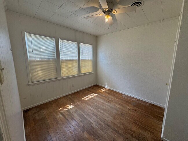 Building Photo - 2123 25th St