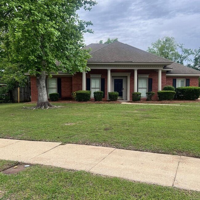 Foto del edificio - 8706 Twelve Oaks Ln