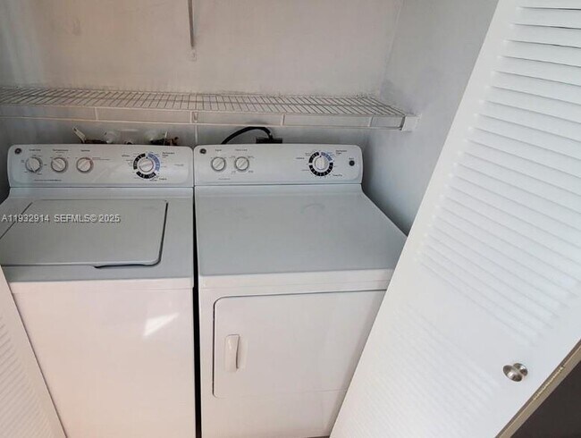 Building Photo - 2220 SW 122nd Ct