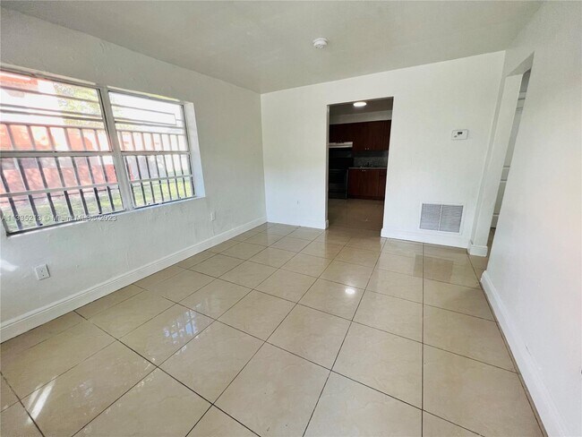 Foto del edificio - 5545 NW 3rd Ave