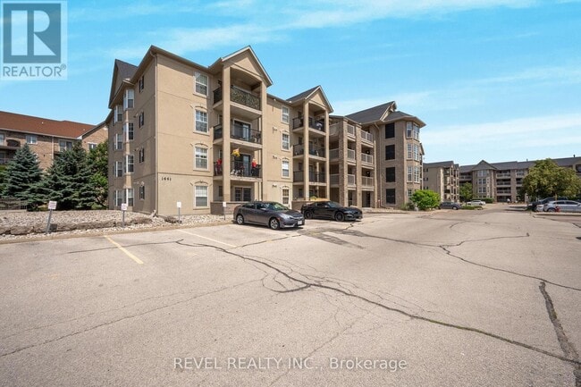 Building Photo - 1441 Walkers Line
