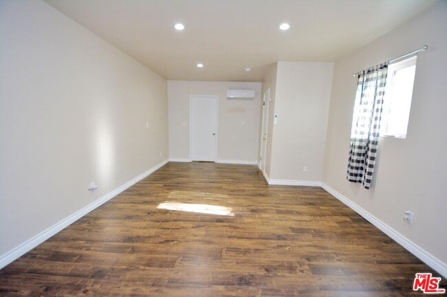 Foto del edificio - 9616 Gerald Ave