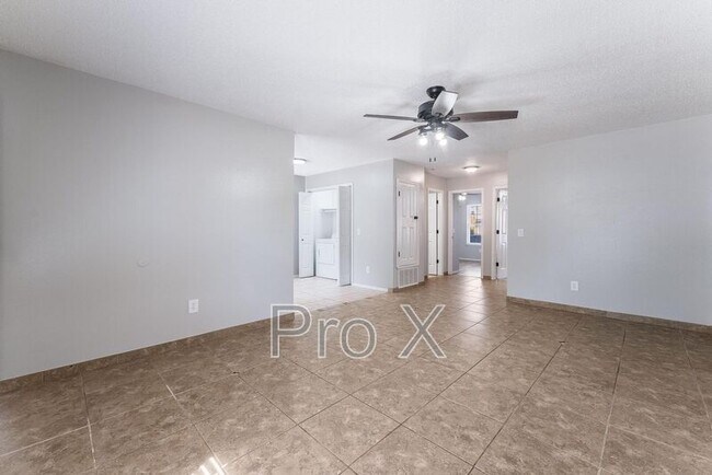 Building Photo - 3300 SW Landau Ct