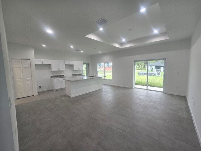 Photo - Large 3 Bedroom, 2 Bath + Den House