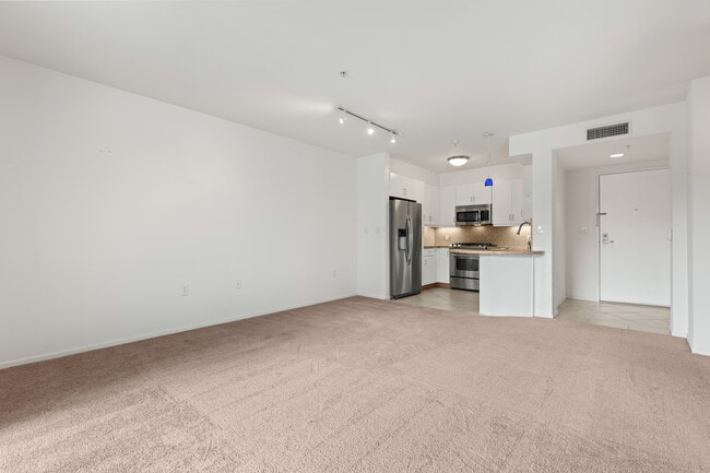 Building Photo - 267 S San Pedro St