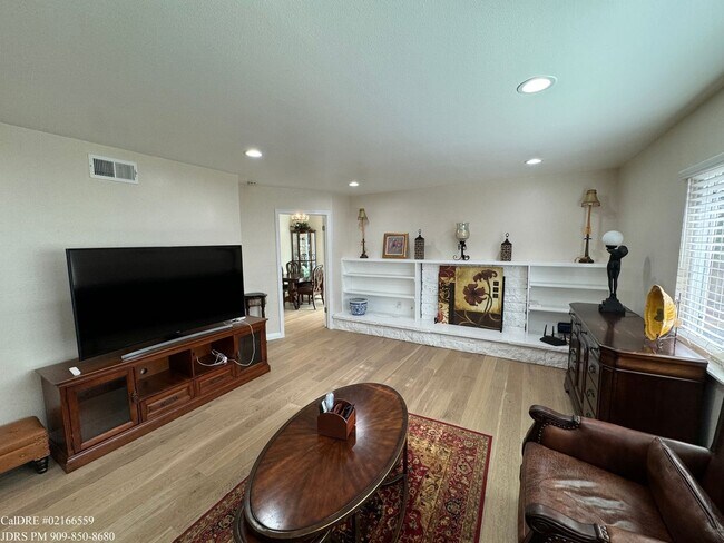 Building Photo - Walnut Partially Furnished 3 Bedroom Home