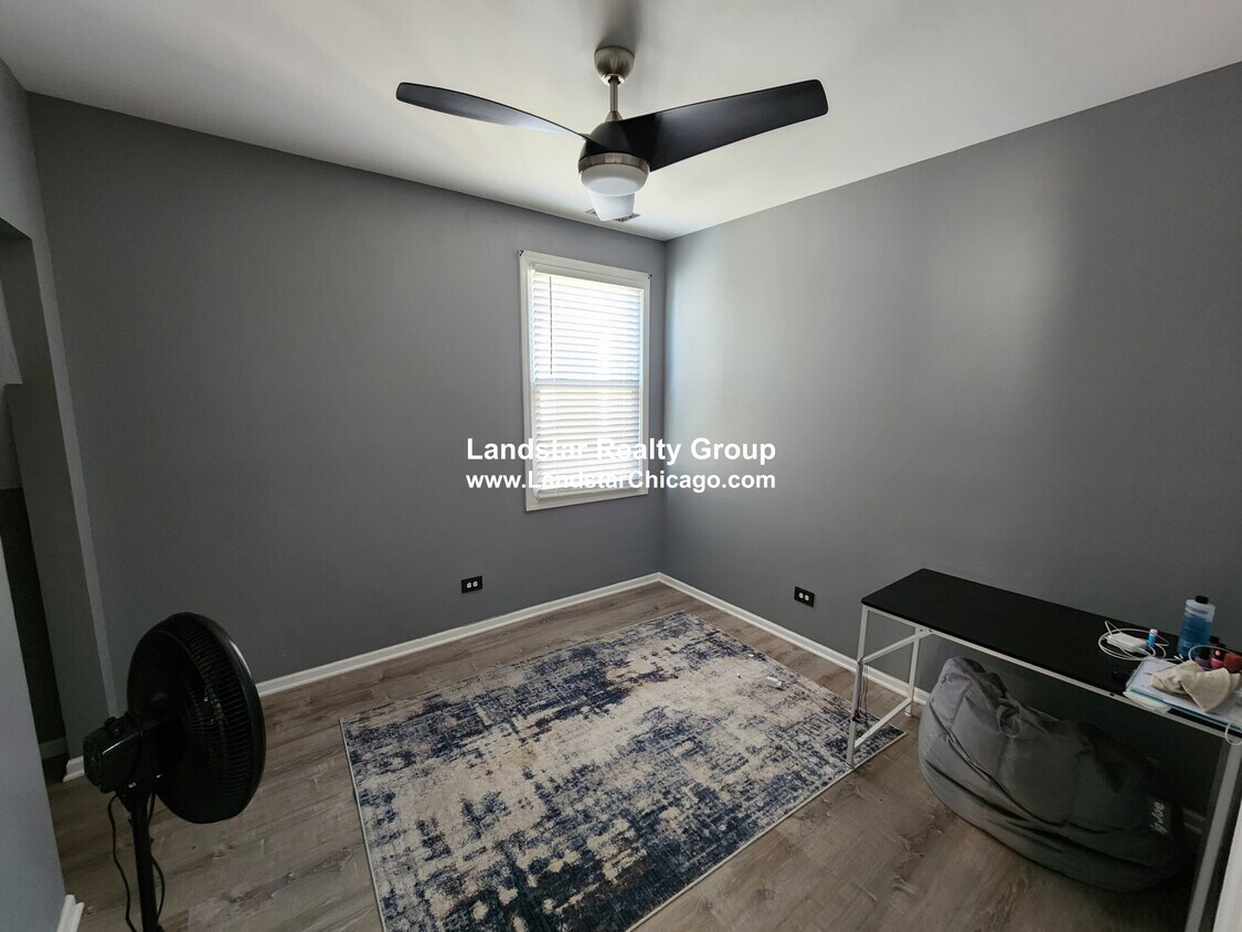 4933 W Dakin St Unit 2, Chicago, IL 60641 Apartments in Chicago, IL