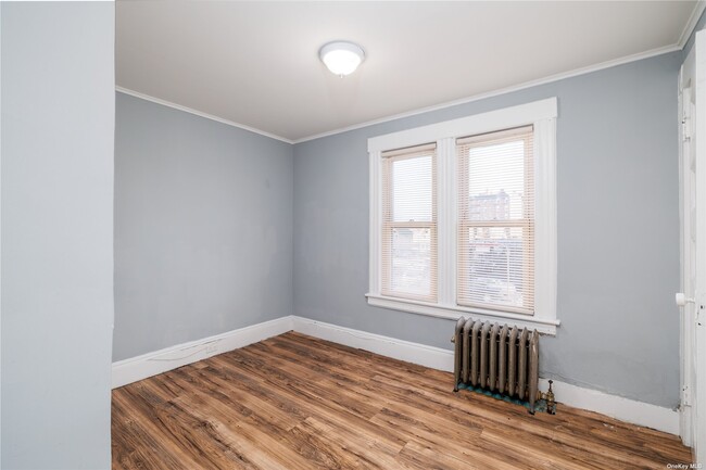 Building Photo - 126 N Park Ave