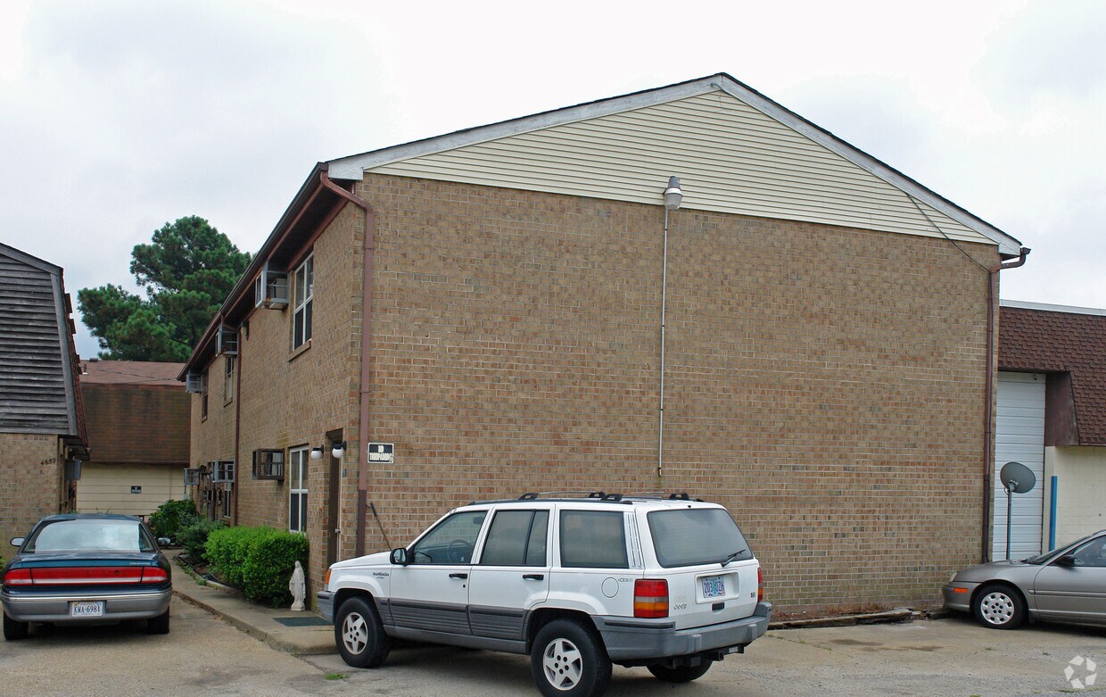 Building Photo - 4659-4663 S Cape Henry Ave