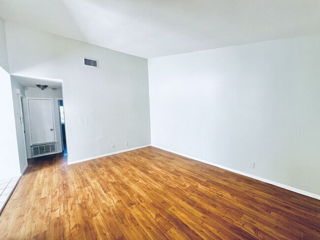 Foto del edificio - 1922 Nicole Cir