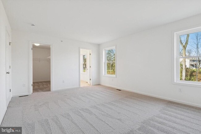 Building Photo - 140 SILVERSMITH Rd