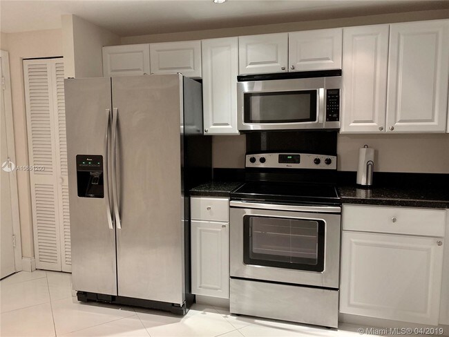 Foto del edificio - 1710 NE 191st St