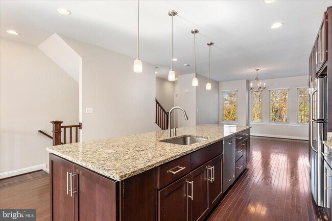 Foto del edificio - 42211 Yancey Terrace