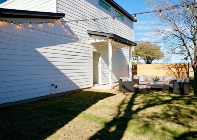 Building Photo - Modern Farmhouse East Austin