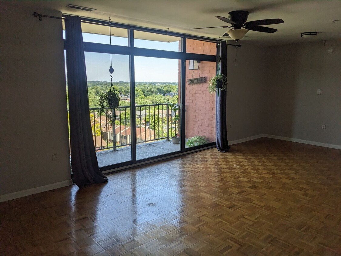 Foto principal - 2 Bedroom Condo in Towson