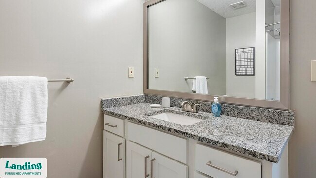 Foto del edificio - 300 Long Shoals Rd