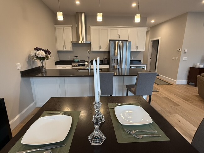 Building Photo - 42 O'Neil St