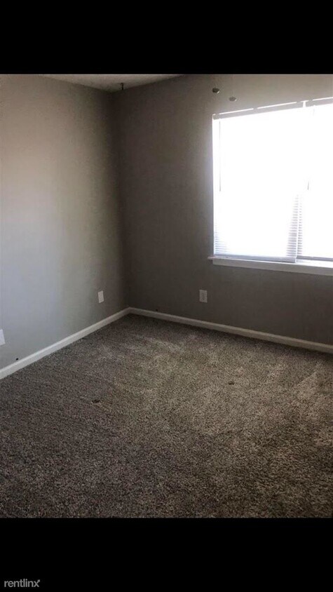 Building Photo - 2 br, 1 bath Duplex - 927 Potter Ave