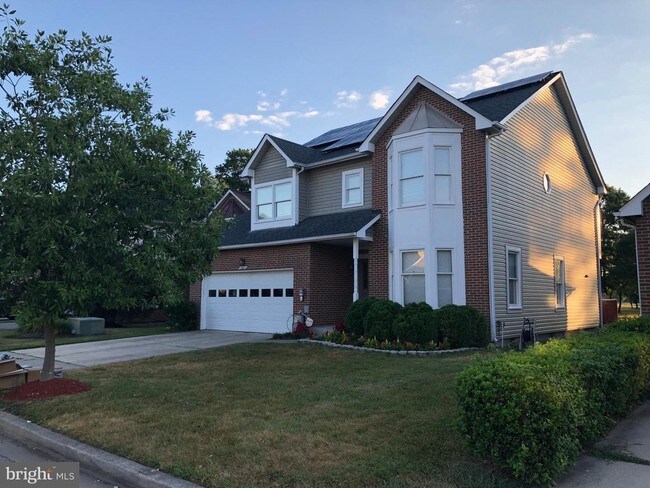 Building Photo - 14211 Greenview Dr
